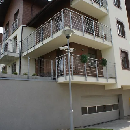 Apartment Two Garden Apartment, Apartament Z Dwoma Tarasami I Ogrodkami