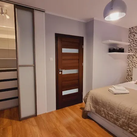 Two Garden Apartment, Apartament Z Dwoma Tarasami I Ogrodkami
